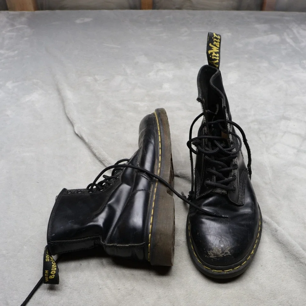 Dr Martens Unisex M8 L9 Boots Black Smooth Leather Lace Up‎ Classic Everyday